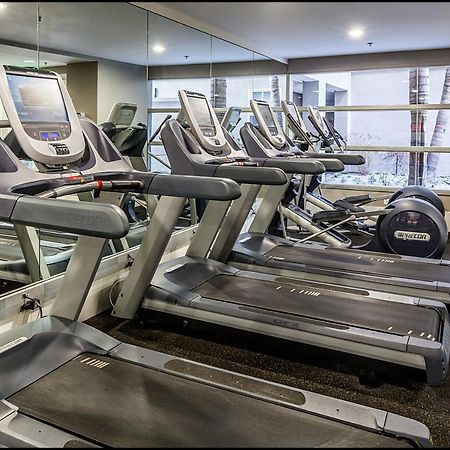 Fully Furnished Suites In Olympic Santa Monica Exterior photo