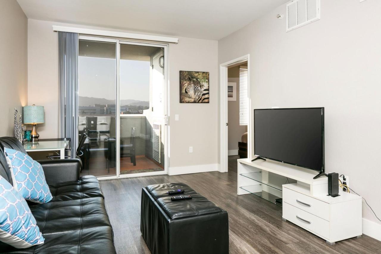 Fully Furnished Suites In Olympic Santa Monica Exterior photo