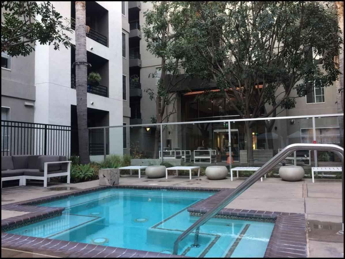 Fully Furnished Suites In Olympic Santa Monica Exterior photo