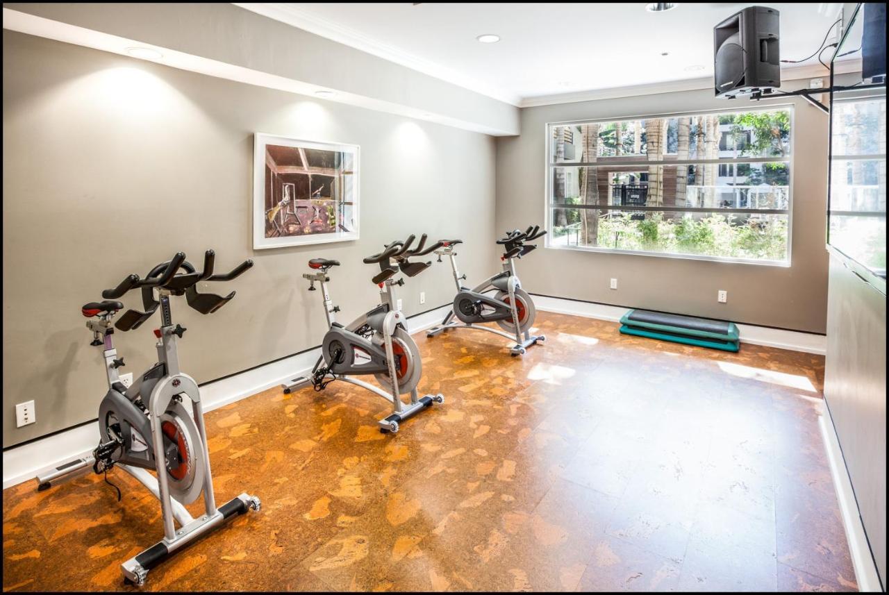 Fully Furnished Suites In Olympic Santa Monica Exterior photo